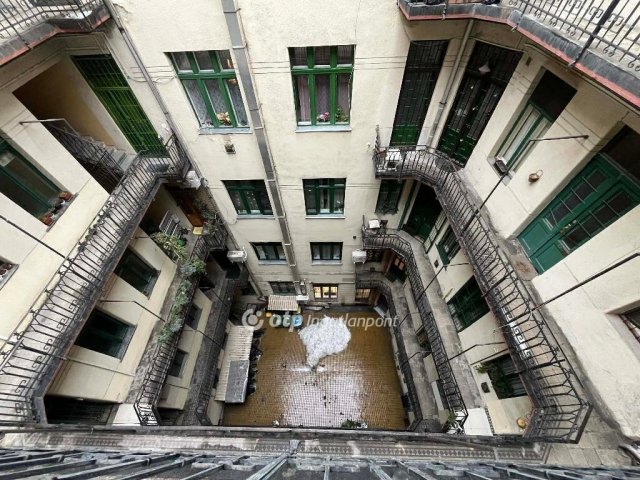 Eladó téglalakás, Budapesten, VIII. kerületben 119.8 M Ft