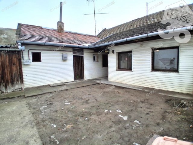 Eladó családi ház, Kecskeméten 28.9 M Ft, 3 szobás