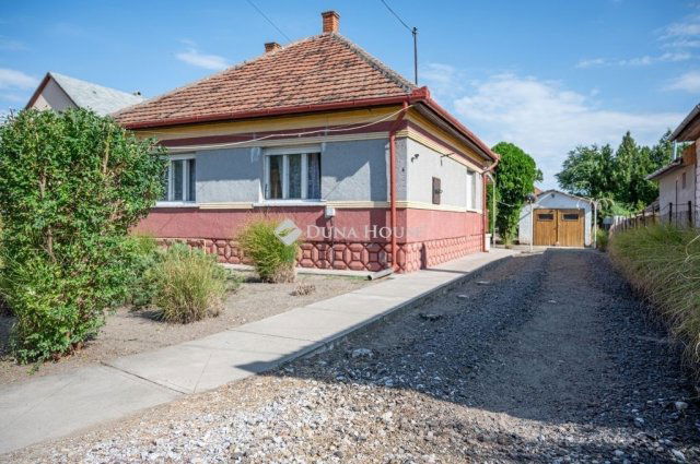 Eladó családi ház, Nagykátán 33.5 M Ft, 3 szobás