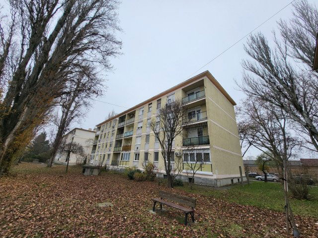 Eladó téglalakás, Győrött 47.4 M Ft, 2 szobás