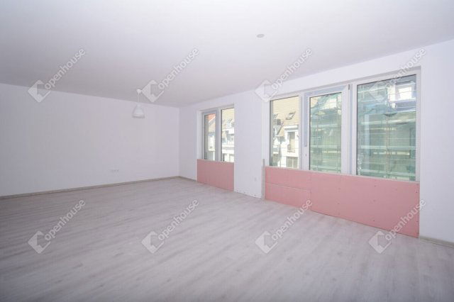 Kiadó iroda, Szegeden 473 E Ft / hó, 1 szobás