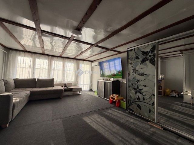 Eladó családi ház, Vecsésen 71.5 M Ft, 3 szobás