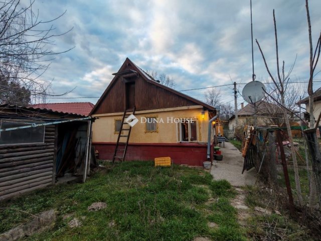 Eladó családi ház, Tápiószecsőn 24.99 M Ft, 2 szobás