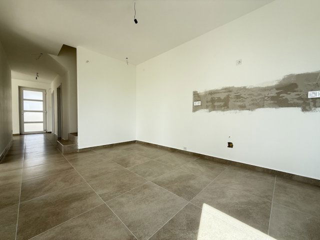 Eladó téglalakás, Pakson 122.9 M Ft, 3 szobás