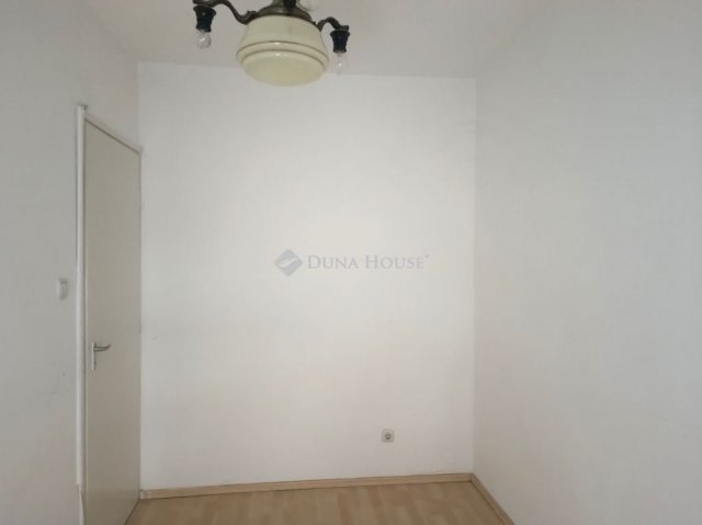 Eladó panellakás, Békéscsabán, Bartók Béla úton 24.9 M Ft