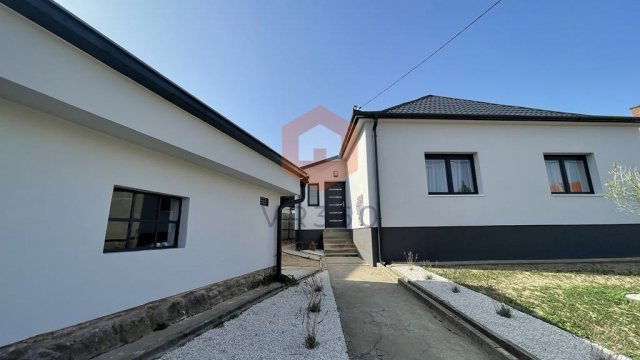 Eladó családi ház, Pécsett 97.9 M Ft, 4 szobás