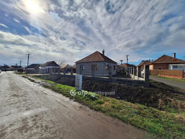 Eladó családi ház, Komádiban 25.5 M Ft, 2 szobás