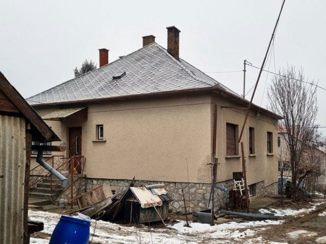 Eladó családi ház, Hosszúhetényen 49.9 M Ft, 5 szobás