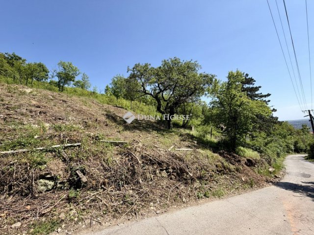 Eladó telek, Pécsett, Nagyszkókói úton 14.9 M Ft
