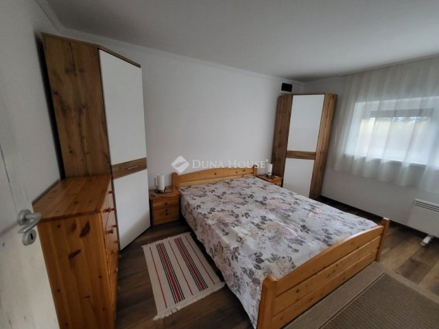 Kiadó téglalakás, albérlet, Alsóörsön 180 E Ft / hó