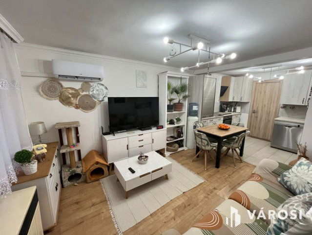 Eladó ikerház, Debrecenben 67.9 M Ft, 3 szobás