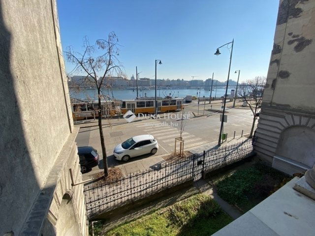 Eladó téglalakás, Budapesten, I. kerületben 152 M Ft, 3 szobás