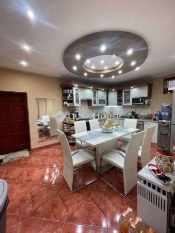 Eladó családi ház, Baján 75 M Ft, 6 szobás