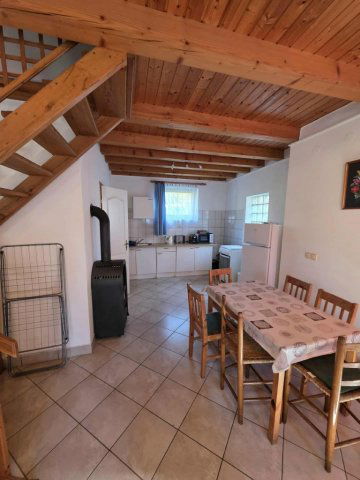 Eladó családi ház, Abaligeten 39.9 M Ft, 1+2 szobás