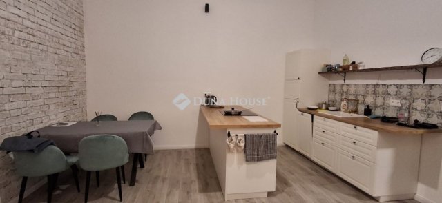 Kiadó téglalakás, albérlet, Budapesten, VI. kerületben