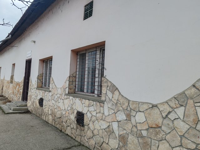 Eladó családi ház, Jászladányon 8 M Ft, 4 szobás