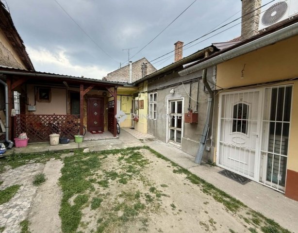 Eladó családi ház, Nagykőrösön 9.9 M Ft, 1 szobás