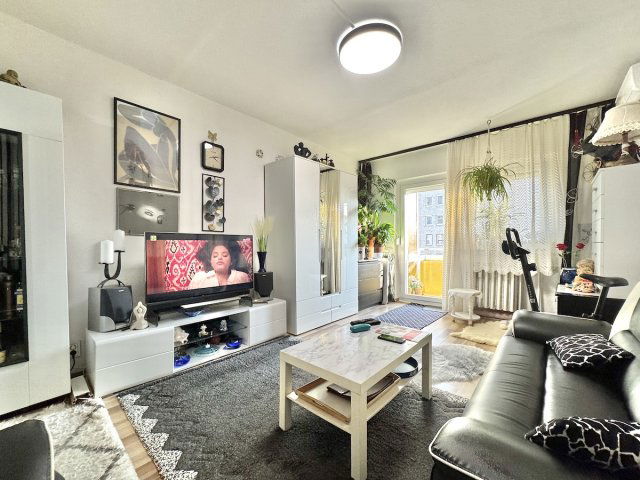 Eladó panellakás, Budapesten, XXI. kerületben 18 M Ft, 1+2 szobás