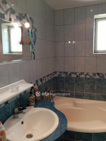 Eladó családi ház, Várdombon 17.6 M Ft, 2+2 szobás