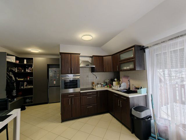 Eladó téglalakás, Nyergesújfaluban 59.9 M Ft, 3+1 szobás