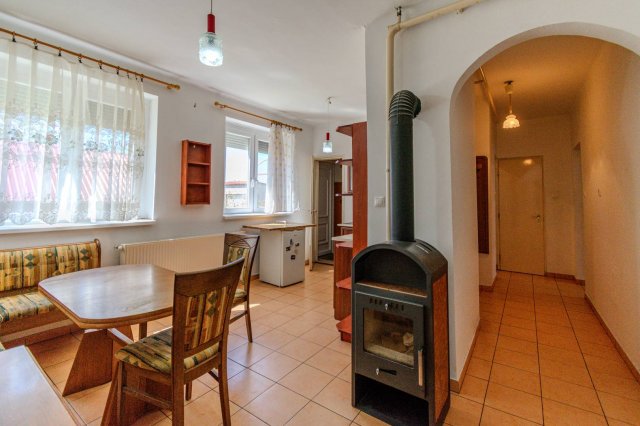Eladó családi ház, Mosonszentmiklóson 55 M Ft, 4 szobás