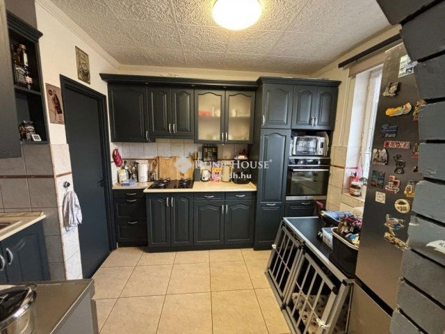 Eladó ikerház, Csóron 79.9 M Ft, 5 szobás / költözzbe.hu