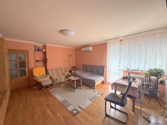 Eladó családi ház, Ürömön 155 M Ft, 7 szobás