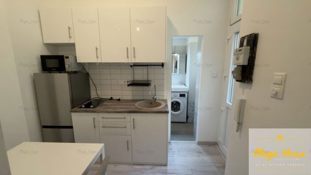 Kiadó téglalakás, albérlet, Budapesten, I. kerületben, 1 szobás