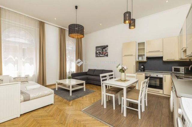 Eladó téglalakás, Budapesten, VI. kerületben 109.9 M Ft