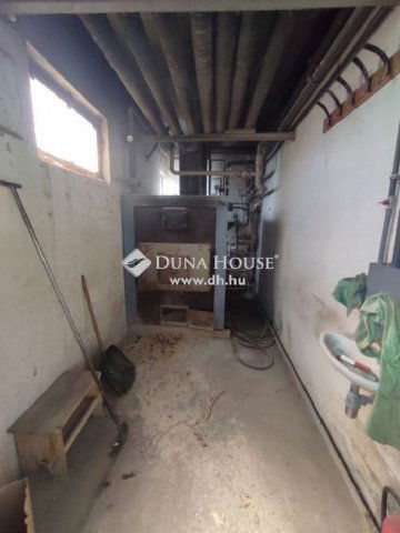 Eladó ipari ingatlan, Nagykőrösön 190 M Ft