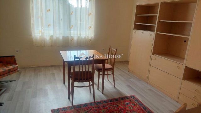Eladó családi ház, Nyíregyházán 32 M Ft, 2 szobás