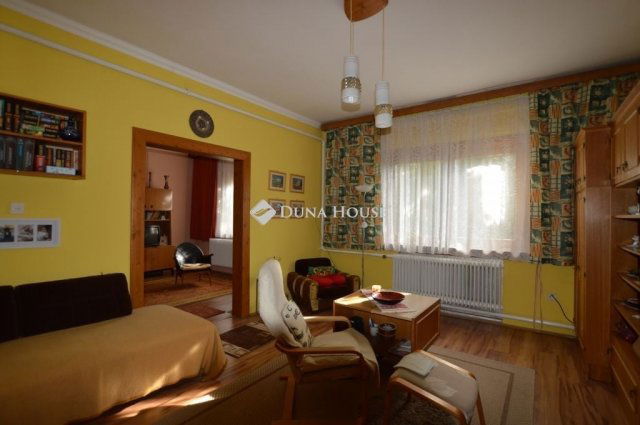 Eladó téglalakás, Veszprémben 55 M Ft, 2 szobás