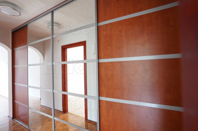 Kiadó panellakás, albérlet, Siófokon 230 E Ft / hó, 4 szobás