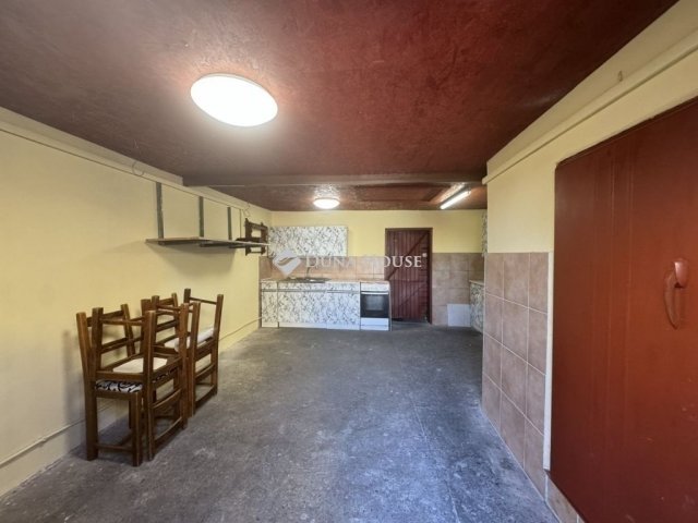Eladó téglalakás, Kecskeméten 42.9 M Ft, 2 szobás