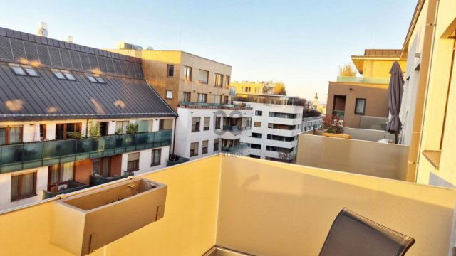 Eladó téglalakás, Budapesten, VIII. kerületben 107.9 M Ft