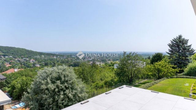 Eladó családi ház, Budapesten, III. kerületben 319.9 M Ft