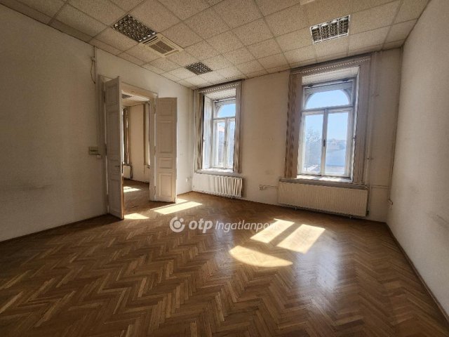Eladó családi ház, Budapesten, V. kerületben 2068.29 M Ft