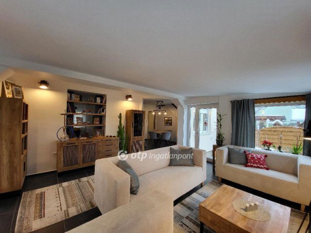 Eladó ikerház, Siófokon 199 M Ft, 4 szobás