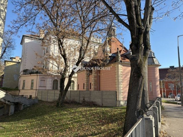 Eladó téglalakás, Győrött 89.9 M Ft, 3 szobás