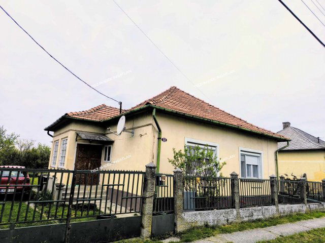 Eladó családi ház, Tiszasülyön 7.9 M Ft, 2 szobás