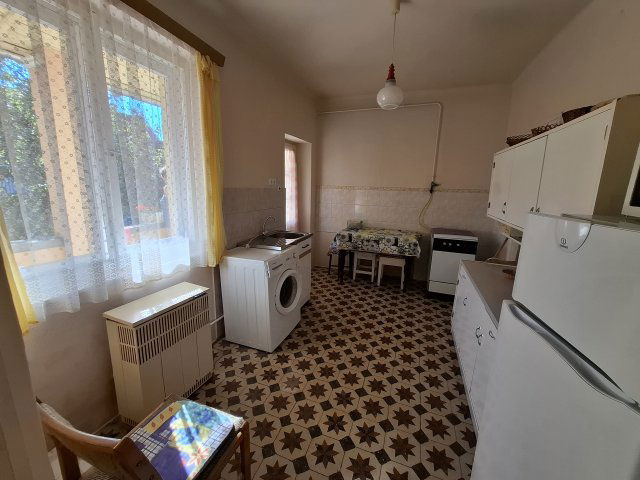 Kiadó téglalakás, albérlet, Mendén, Fő utcában 160 E Ft / hó