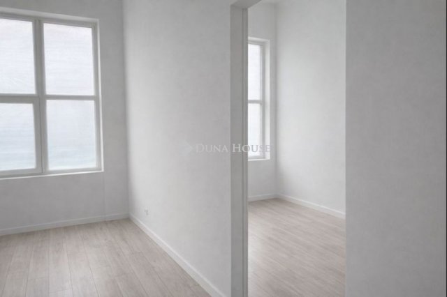 Eladó iroda, Budapesten, XXI. kerületben 34.9 M Ft, 2 szobás