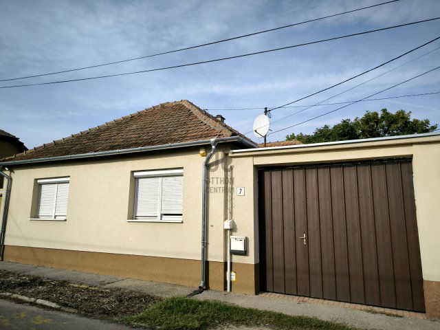 Kiadó családi ház, albérlet, Kecskeméten 220 E Ft / hó