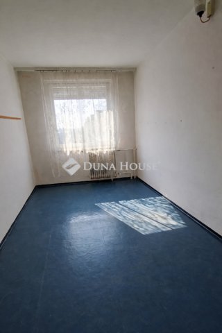Eladó panellakás, Debrecenben 56 M Ft, 3 szobás