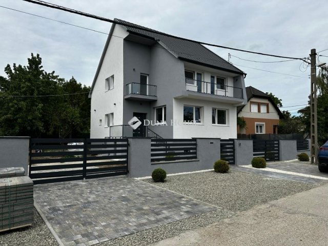Eladó családi ház, Budapesten, XVII. kerületben 225 M Ft