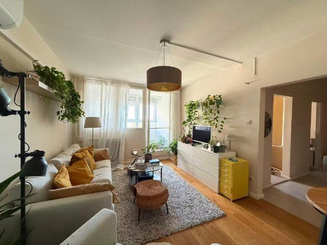 Eladó panellakás, Budapesten, III. kerületben 75 M Ft, 2 szobás