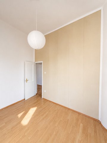 Kiadó téglalakás, albérlet, XIII. kerületben, Radnóti Miklós utcában