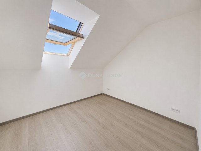 Eladó téglalakás, Veresegyházon 69 M Ft, 4 szobás