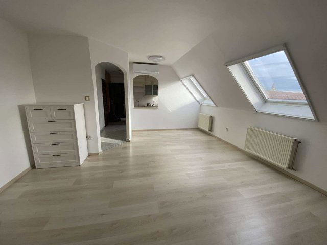 Kiadó téglalakás, albérlet, Győrött 180 E Ft / hó, 2 szobás