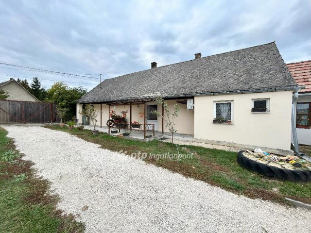 Eladó családi ház, Iregszemcsén 19.99 M Ft, 2 szobás